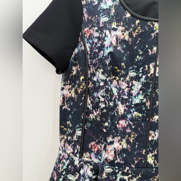 CLUB MONACO Shayla Mini Dress Black Abstract Print Faux leather Trim Size 8 - Picture 11 of 16